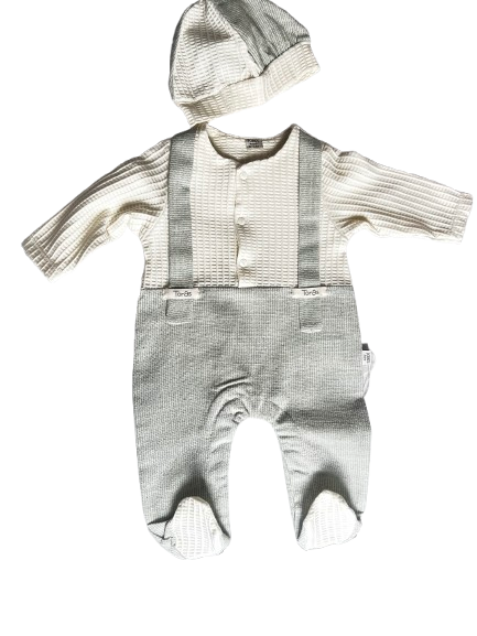 Baby Boys Dungaree Style Romper &amp; Hat Set.