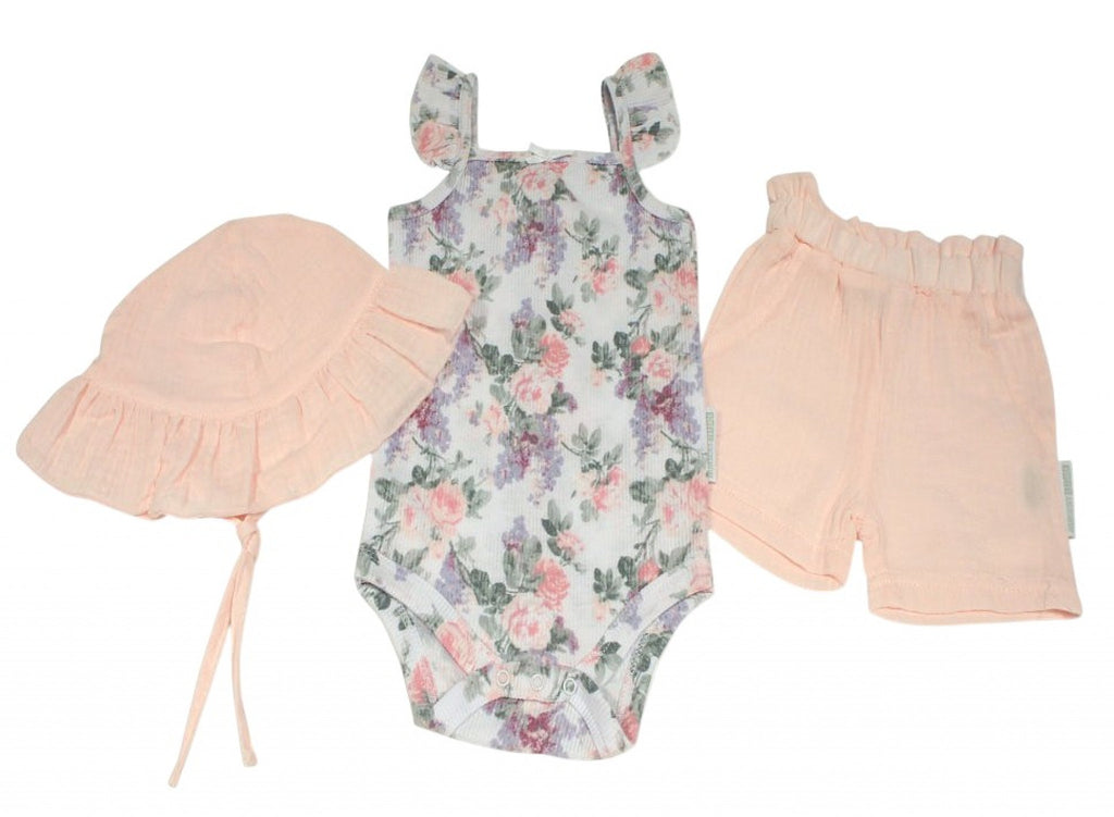 Girl Muslin with shorts and hat